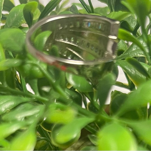 Exquisite Baguette Ring - Picture 2 of 5